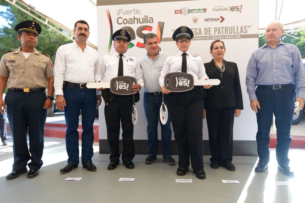 mrikelme's tweet photo. Continuamos reforzando la seguridad de las y los coahuilenses. El día de hoy hacemos entrega de nuevas patrullas a la policía al municipio de #Arteaga, en compañía de su Alcalde. ¡ Porque con más Seguridad! FuerteCoahuilaEs https://t.co/3ePeOc6D9r