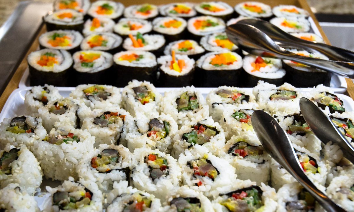 CaesarsWindsor's tweet photo. Join us for our "Early Bird" Dinner Special at the #MarketBuffet between 4pm and 5:30pm! Follow this link for further details - https://t.co/ABJnr0NjHj #Sushi https://t.co/JG3MbSmobZ