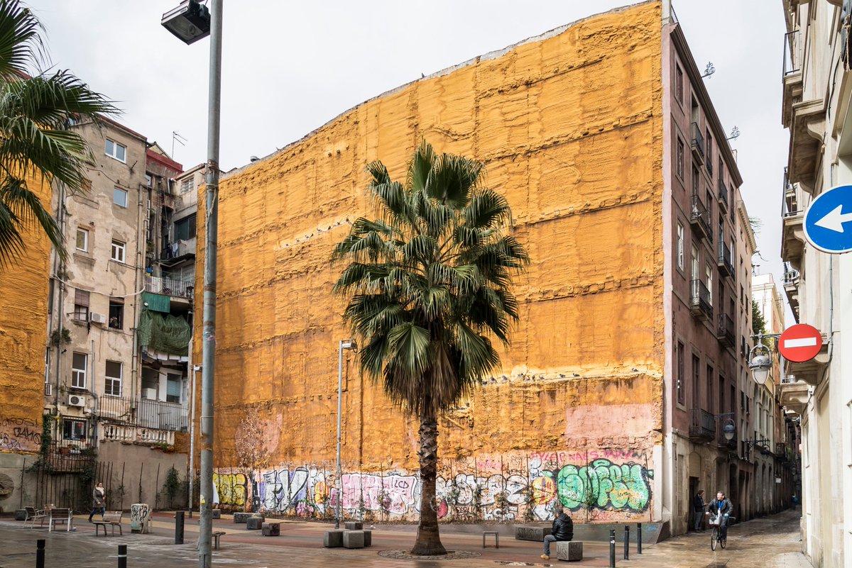 bcn_ajuntament's tweet photo. Les tres primeres promocions pilot #APROP permetran allotjar unes 250 persones en tres dels districtes de la ciutat amb més problemes de gentrificació: #CiutatVella, #SantsMontjuïc i #SantMartí. #innovacióhabitatge https://t.co/J9UzfuNk6c