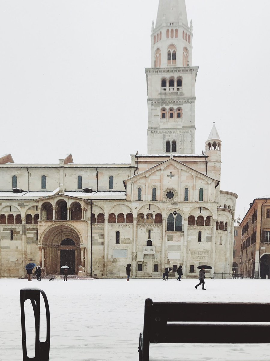 Stefifre's tweet photo. Come sei bella #Modena con la neve❄️😍 #mymodenadiary #inEmiliaRomagna https://t.co/tvOVO5mW3c