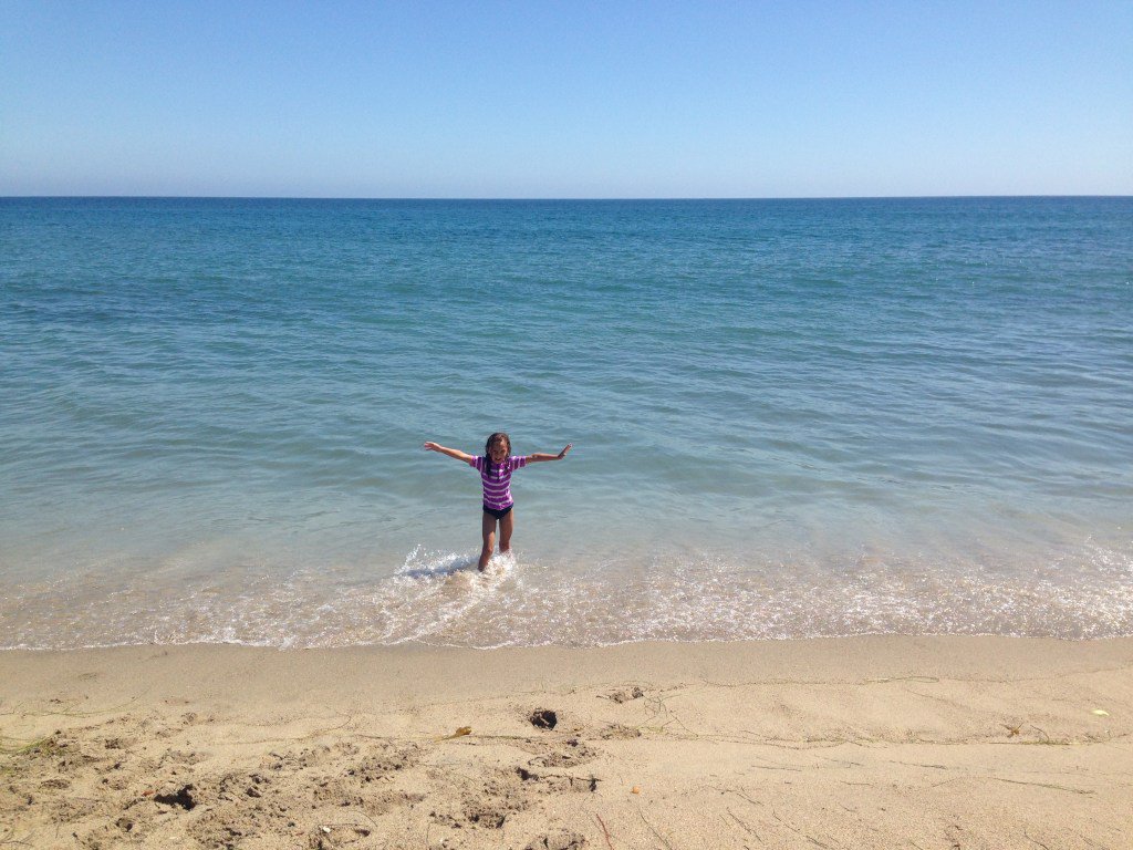 Think Twice Before Applying that Sunscreen by Mollie Wilkins plentythemagazine.com/2018/03/01/thi…