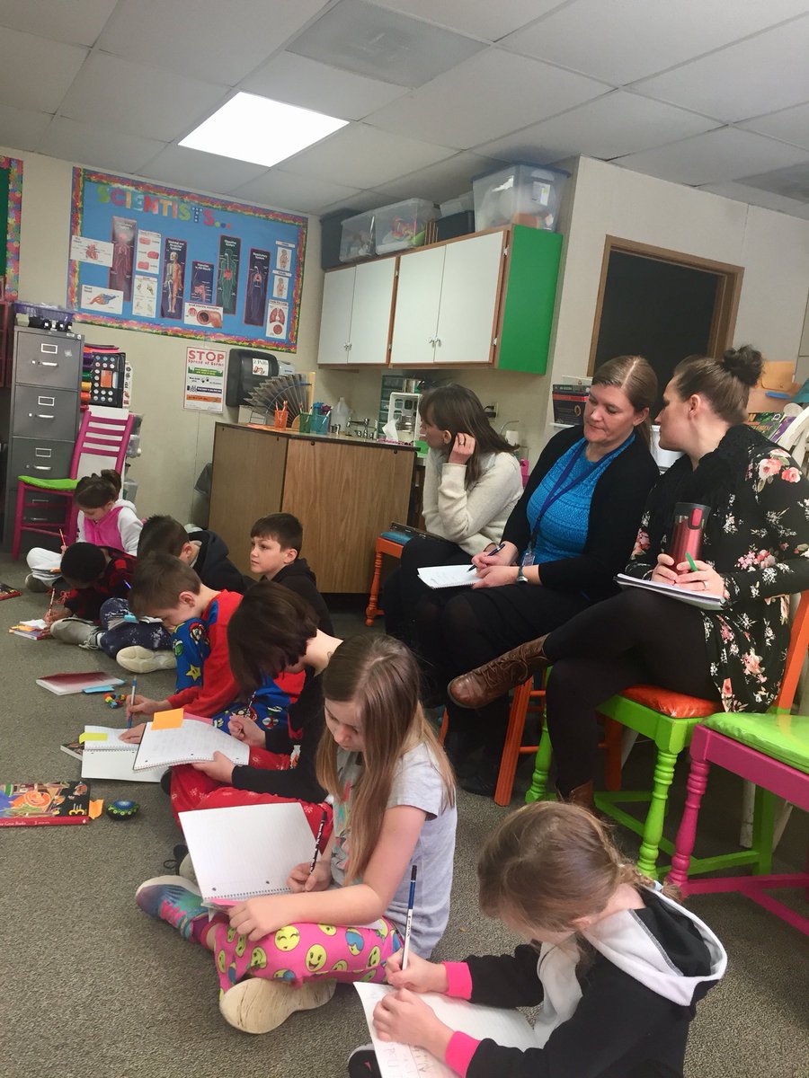 Kids and teachers learning together. #greatbooks <a href="/psd401/">Peninsula S.D.</a>