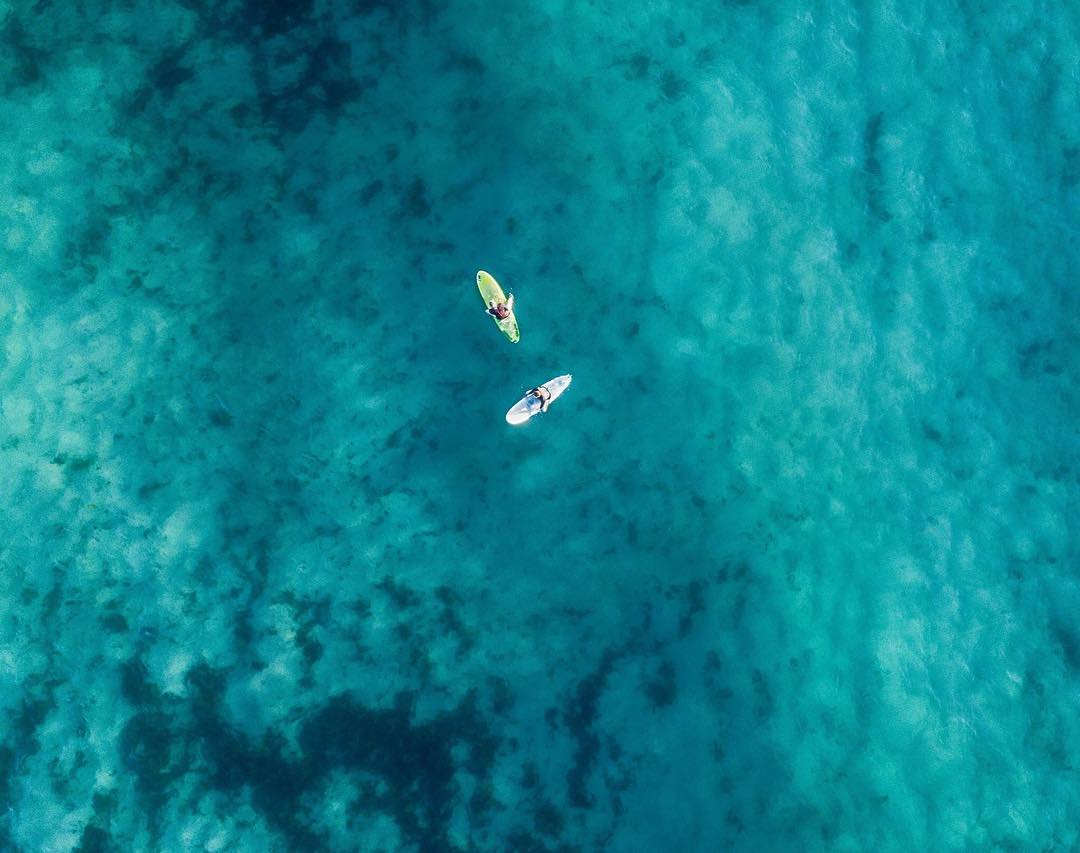 Jewel sea (#picoftheday by @the.salty.photographer 📷 )
.
.
#bandoftravellers #travelphoto #welivetoexplore #travelpics #fotografiadeviajes #viajar #beautifuldestinations #awesomeearth #travelstoke #sea #landscape #dji #drone #droneview #roadtrip #surf #fotodeldia #sydneybeaches
