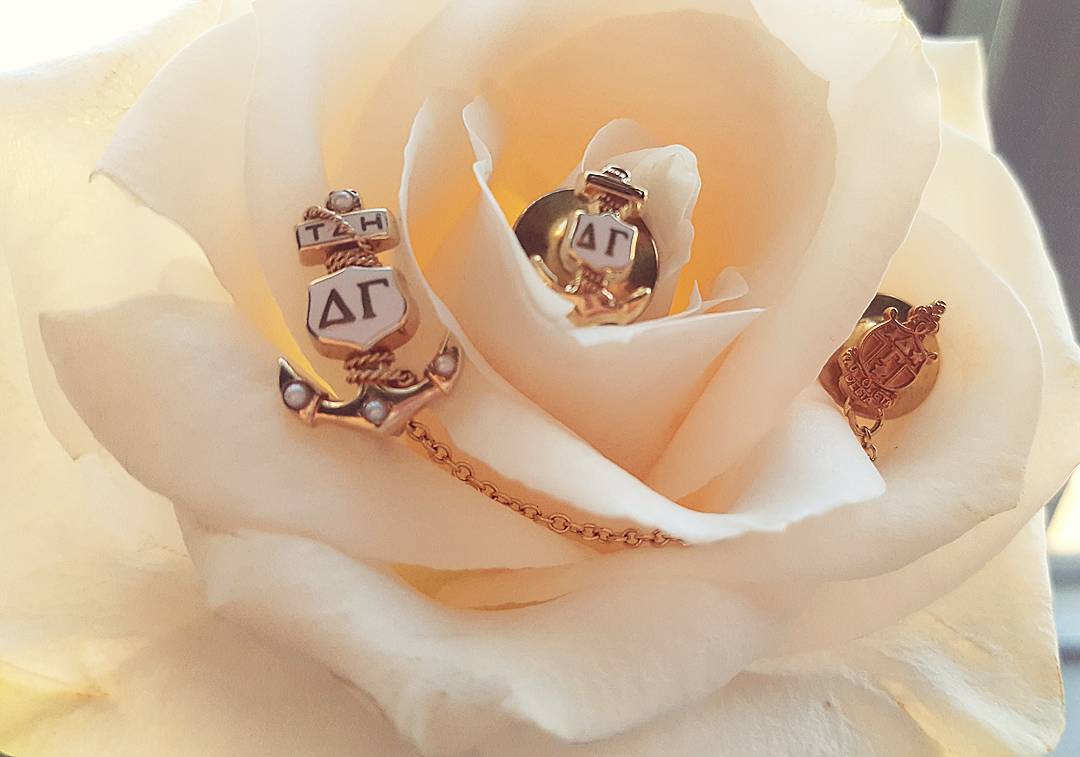 Happy International Badge Day! We hope you will join us in wearing your anchor badge with pride today. #BadgeDay18 

As former Fraternity President Maureen Sweeney Syring, Nu-Idaho, says, “Your badge is an outward symbol of an inner commitment.” ⚓
