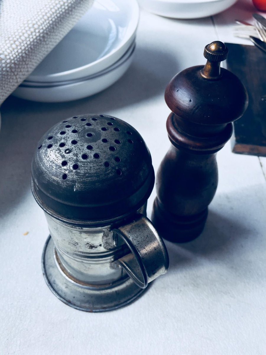 BradshawStudio's tweet photo. Shaking and grinding on set! #yummyfood #foodie #delicious #props https://t.co/xSujfXfK06