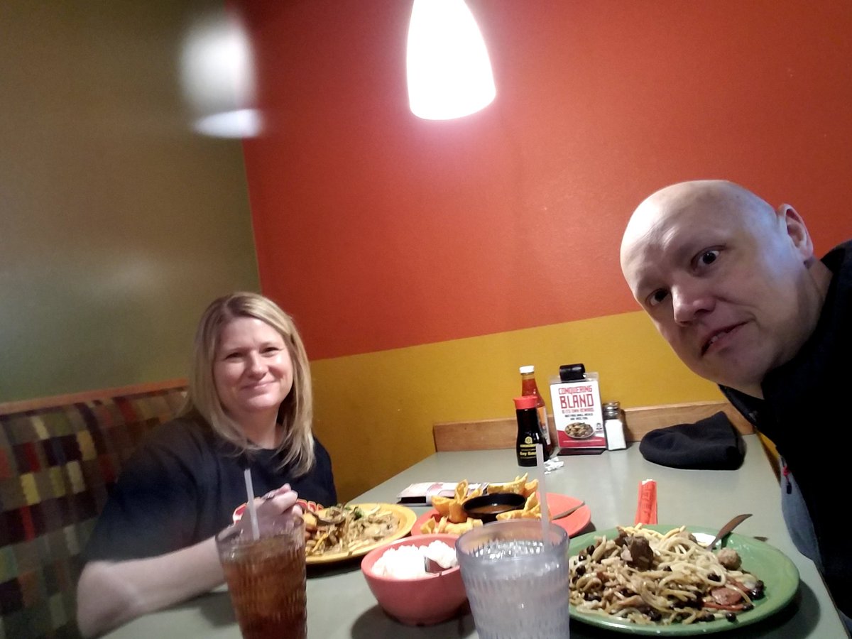 shaneripp's tweet photo. Lunch date at @HuHot before heading to the hospital. #prettygoodstuff https://t.co/0VNI4J22MI