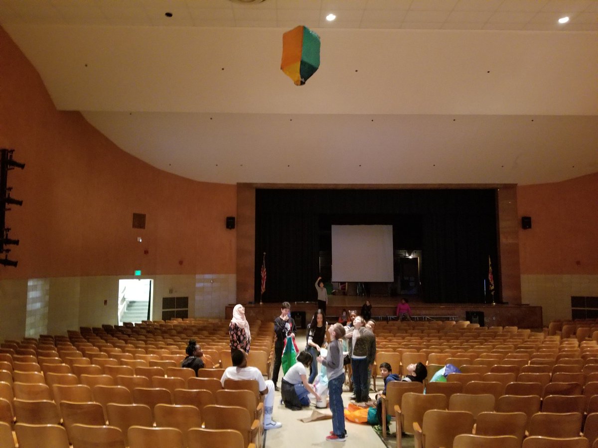 DMS__PLTW's tweet photo. Testing out hot air balloons! #pltw #flightandspace @DundalkMS @APDeb4 https://t.co/moascR1pah
