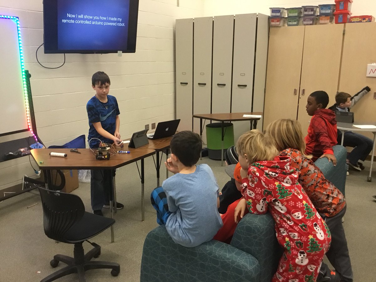 GWA192's tweet image. Thanks to the 3rd grade learning studio for giving a live audience to our #personalprojects @rvesnews @MathCoach_AAC @district192 #launch192