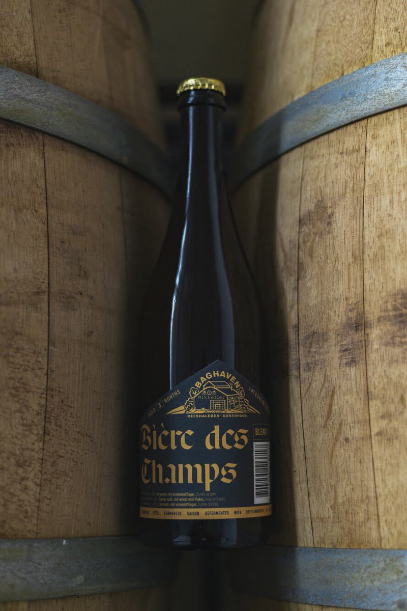 BaghavenBeer's tweet image. Bière des Champs is inspired by the beers brewed on the farms of rural Belgium to nourish field workers during hot summer months. We took a grist bill consisting of Belgian pilsner malt, flaked wheat, and malted spelt and fermented it with a very unique blend of yeast. 03-02-18