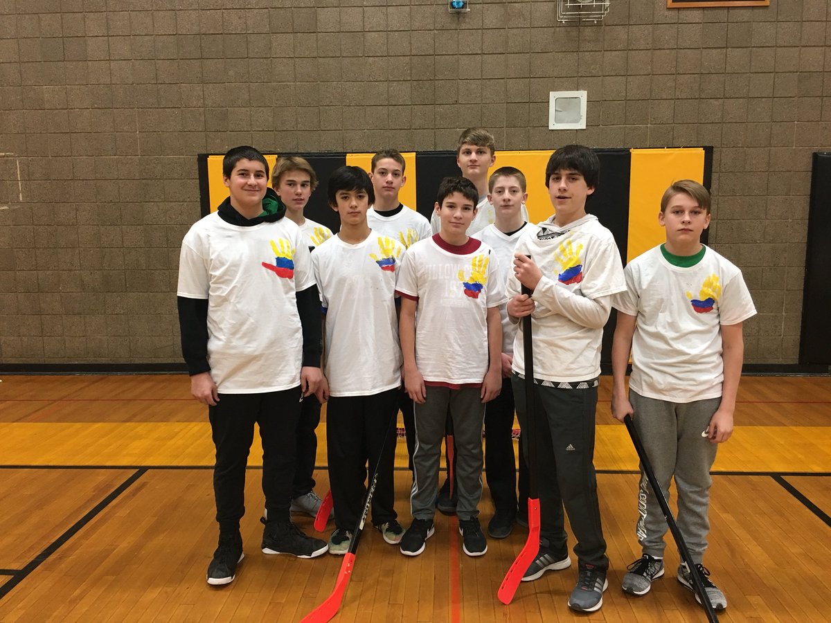 Auz_English8's tweet photo. 8th grade champions! Ecuador 🇪🇨 is going for gold 🏅 on Monday! #BMSBears #Ecuador #WinterOlympics #hockey https://t.co/0ZMJJacjX2