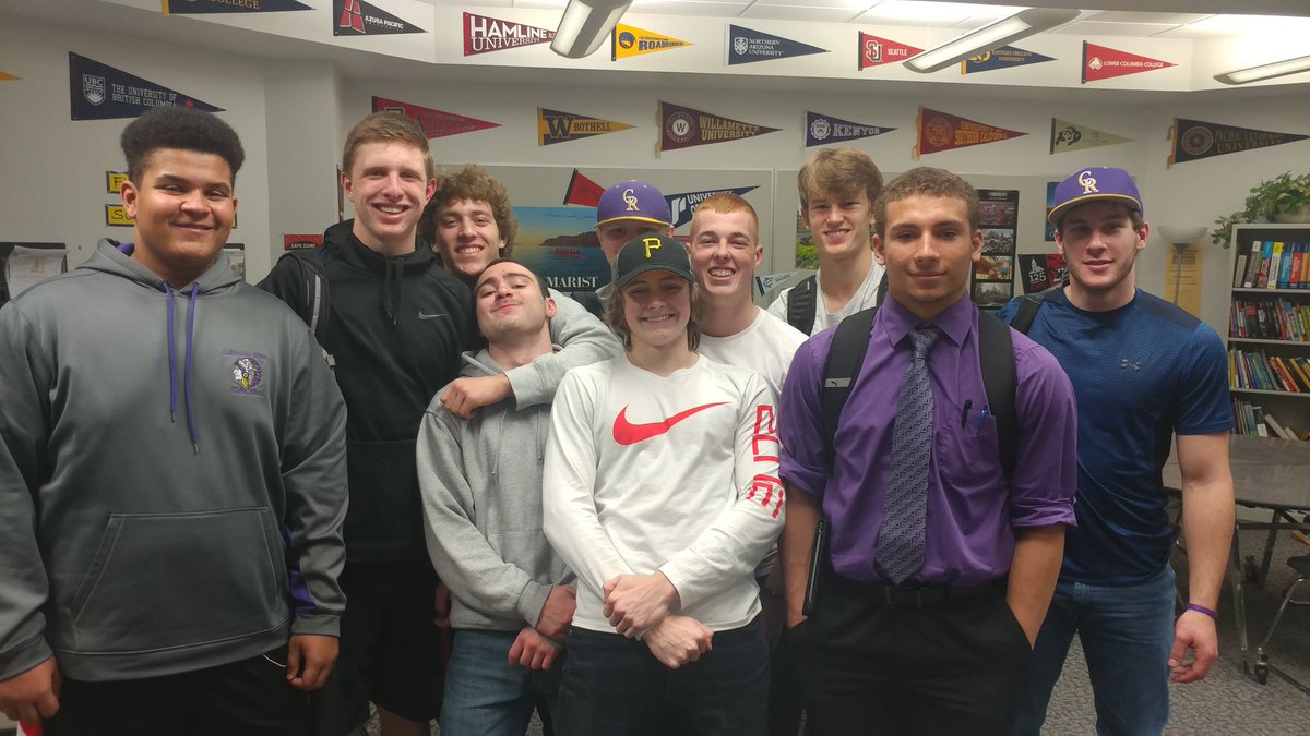 SwainChristian5's tweet photo. Big thanks to our football players going to Eisenhower Elementary this morning for Reading Buddies #ChieftainClass #StudentsFirst #LeadingByExample https://t.co/couZAa7CT5