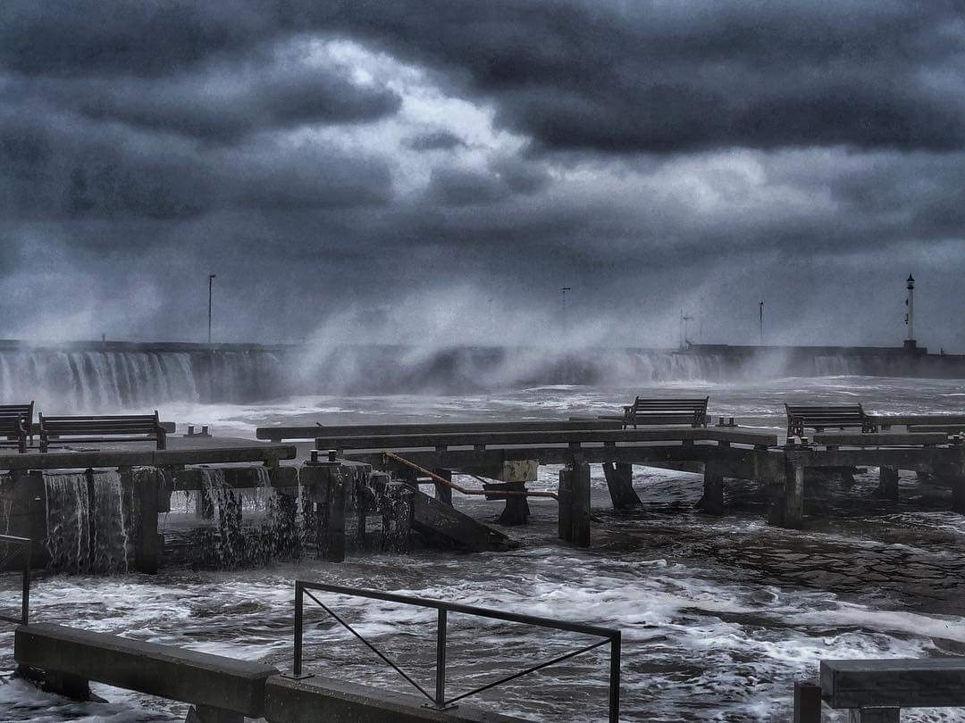TD_Bridlington's tweet image. Bridlington harbour today ... Stay safe everyone from everyone at #O2Bridlington #BeastFromTheEast @lindasfjones @daleclark22