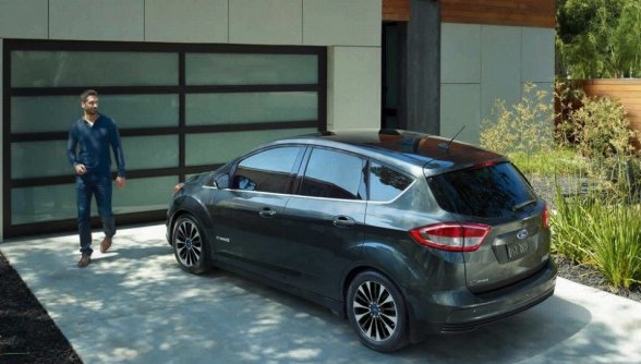 Stand out amongst the crowd in the all-new #Ford #C-Max!