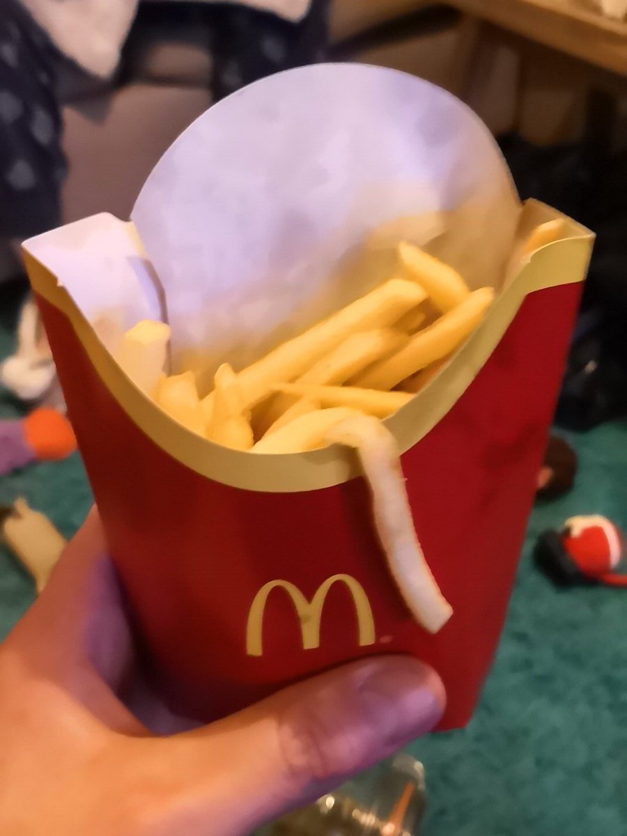 Large fries from <a href="/McDonalds/">McDonald's</a> in Shirley, Croydon. This is pathetic and to often the case at the side through. Rubbish
