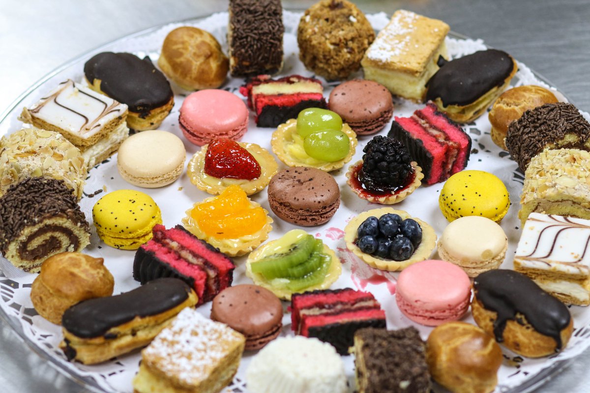 Can't make up your mind? With #TodaroBrosCatering you don't have to. #DessertTray #BestCatering