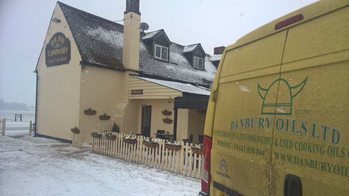 danburyoils's tweet photo. Our drivers managed to get all the deliveries done today despite the weather conditions 👌😁 #ukpubs #wholesale #qualitycookingoil #recycle https://t.co/NfnkneAM3H