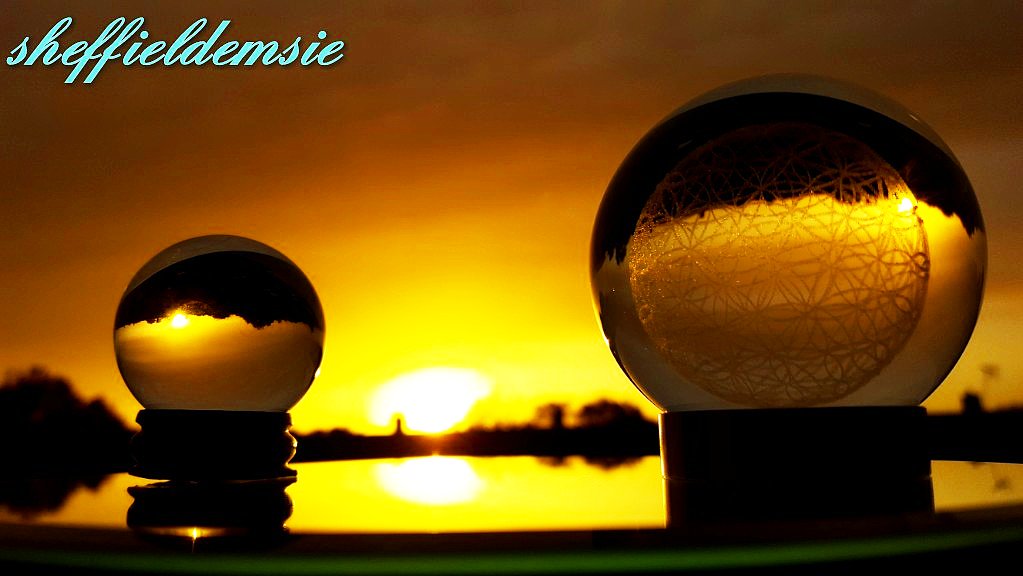 Sheffieldemsie's tweet photo. #crystalsunset #floweroflife #crystalball #crystalsphere #crystals #sunsetporn #skychasers #sunset #sunsets #ancientsymbols #sacredgeometry https://t.co/Wxq3DCK3Qa