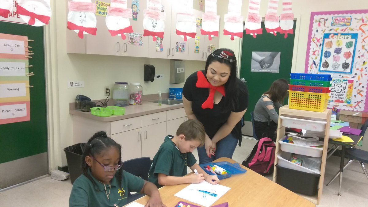NBFelem's tweet photo. TY @BrowardCollege for celebrating #DrSeussWeek @nbf . TY  @LorrieDurkin @CurbeloDayami &amp;  @paulatum for welcoming them! https://t.co/08jzG9Hhkw