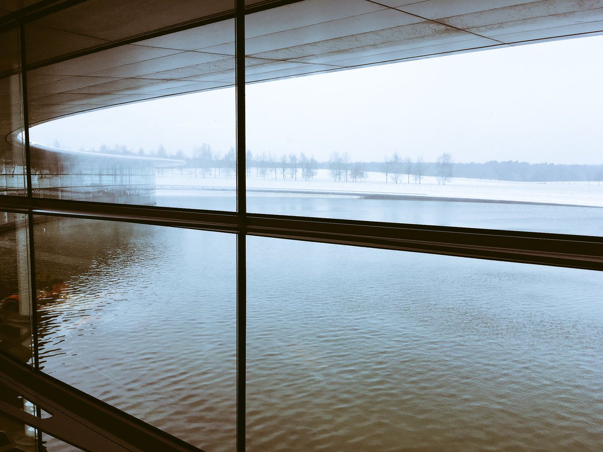 Milly_Puff's tweet image. Nothing better than a nice @McLarenF1 coffee when you’re at work on a snowy day. Not the worst views either! #StayingWarm #McCoffee
