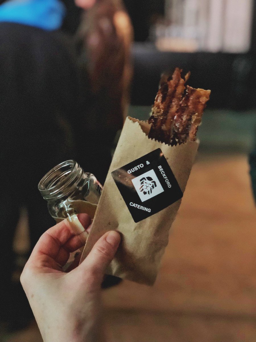 LoveLocalFoodCA's tweet photo. Kitchener's @iheartbeerfest Beer &amp; Bacon Show delivered with an amazing selection of #Ontario's craft beers and some delicious food, like @chefbeckford's crave-worthy candied bacon 💚🍺🥓 #LoveLocalFood #DrinkLocal | https://t.co/iUSq6rgOvh https://t.co/LHFjJBoa7v