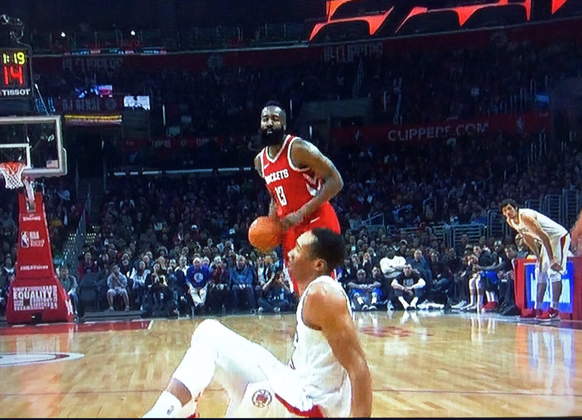 RoastDetective's tweet photo. When Nike drops Wesley Johnson but LifeAlert about to hit him with an endorsement deal. #HelpIveFallenAndICantGetUp #GrahmCrackerAnkles #CelebrityDeaths2018 https://t.co/R15DajMYP7