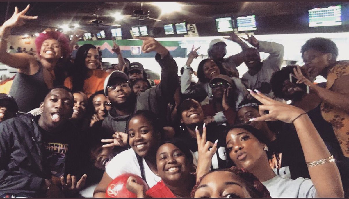SuccessMentors_'s tweet photo. We had soooo much fun last night at Jacks Lanes! #TeamSuccess #BowlingAintForEverybody #EspeciallyGenAndDon 😂💪🏾 https://t.co/98VB46ddHn