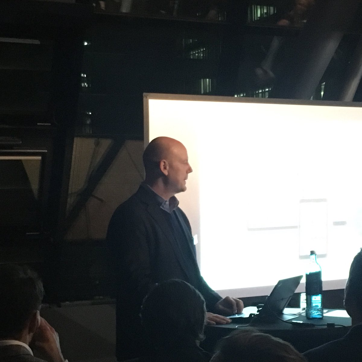 Konii_de's tweet image. Dr. Michael Büttler von @Immobilienscout wäre wieder gerne ein #startup, sagt er beim #proptechsummit