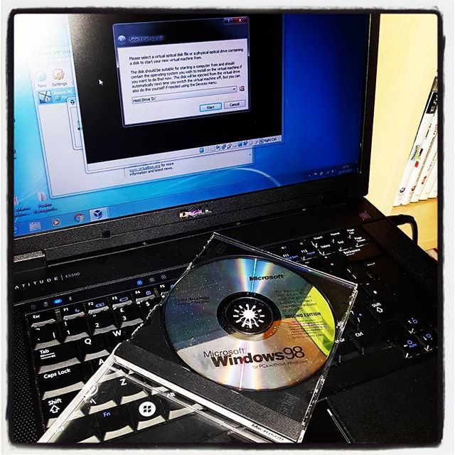 Retrob8's tweet photo. Old Dell Laptop? Check. Old Windows 98? Check. Oracle VMBox? Check. Let's do this. #RetroGamingPC https://t.co/cSwbfsp4c1 https://t.co/4f1p3VsPtJ