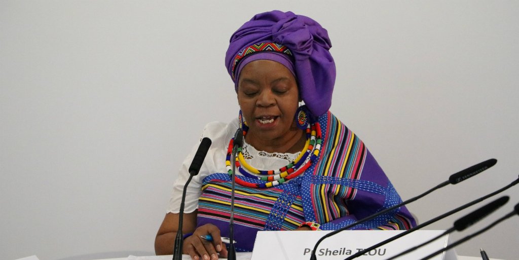 NursingNow2020's tweet photo. As a people-centred approach to treating diseases gathers steam, our Co-Chair, Professor Sheila Tlou, celebrates the launch of #NursingNow and nurses finally getting a seat at the table of health decision-making https://t.co/WTkKn8MzGg (@_dinotshe @AlertNet) #globalhealth #intdev https://t.co/ContLvGIMq