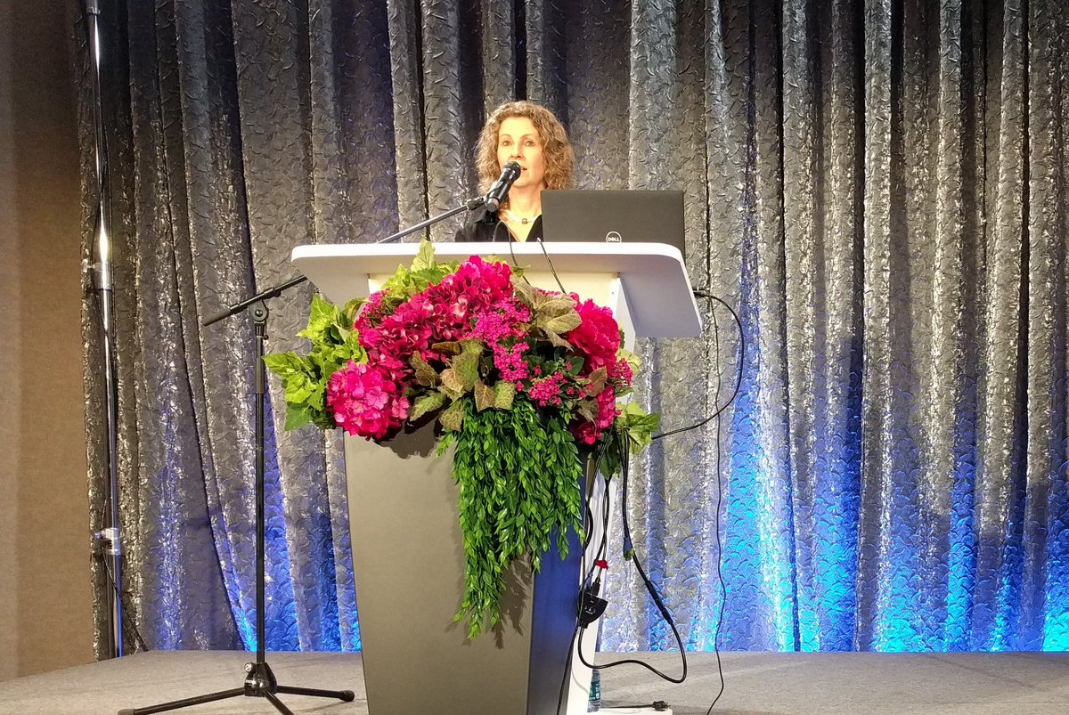 familylocket's tweet photo. #SourceCitations #RootsTech @DianaElder11 https://t.co/3O0cLk15f7