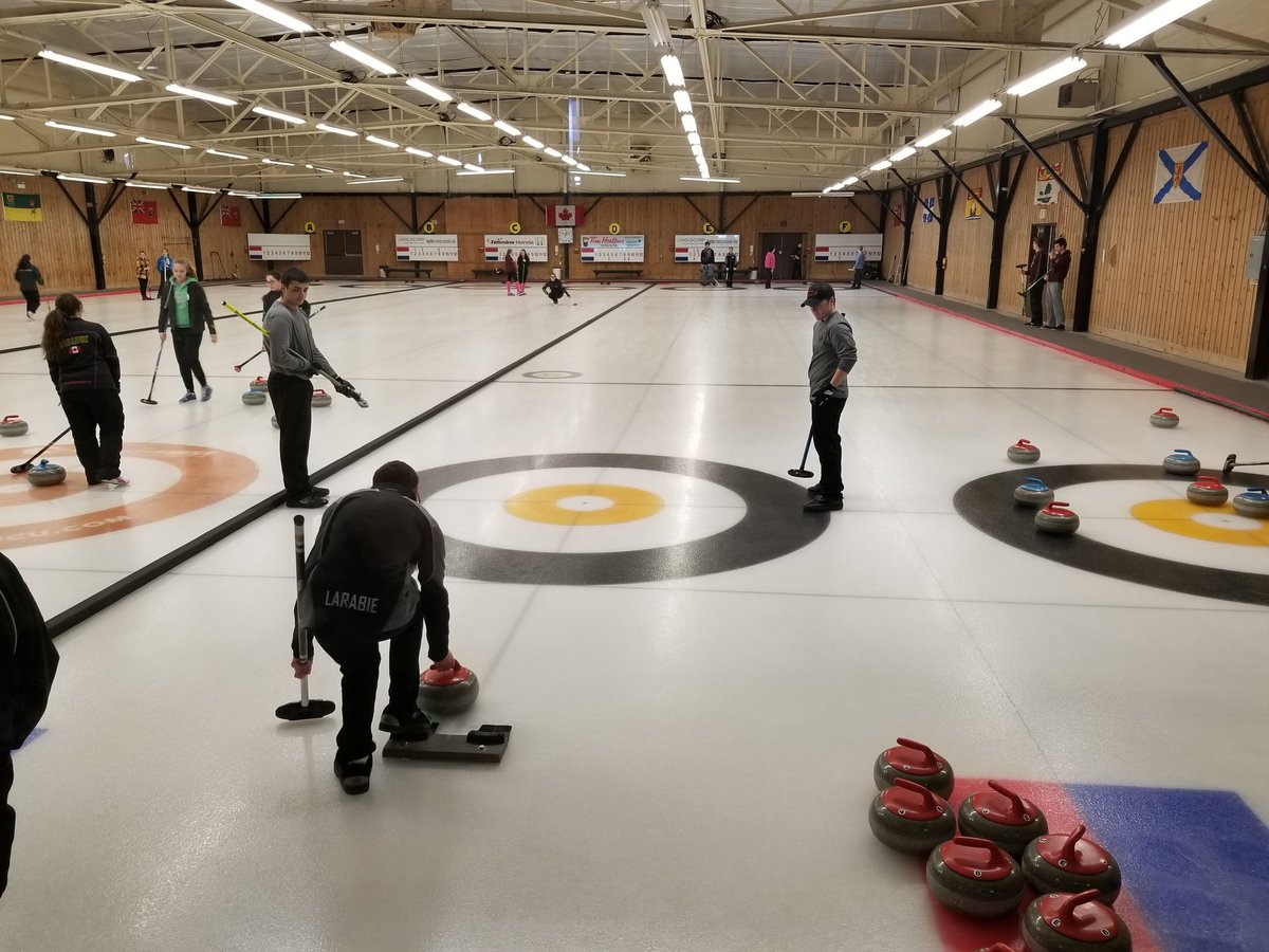 GuayDave's tweet photo. @citekap boys/garçons mènent 4-2 après 4 manches #neoaa #curling https://t.co/JKeoqq5Sf1