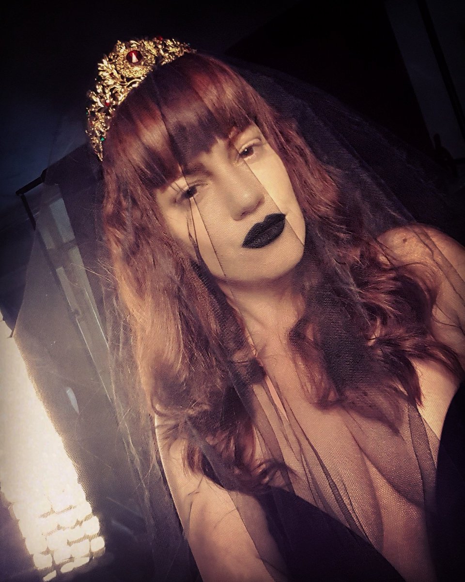 Confess2MissZoe's tweet photo. Gothic princess theme, thanks to #askaboutjessica for making me looks sooo AMAZING #girlyourock shooting with #contehfotos #shootday #modelling #modelsbelike #gothicstyle #editorial https://t.co/MOLap4gNzX