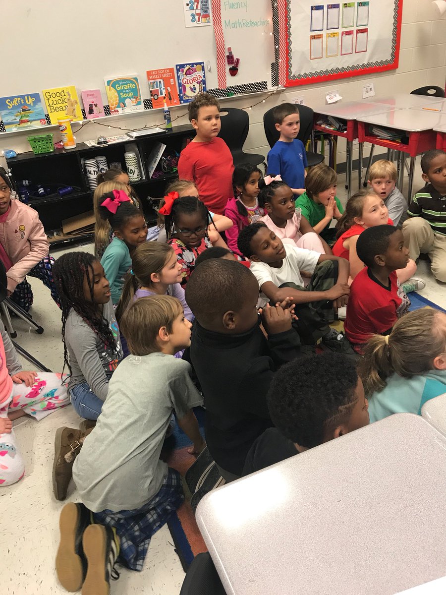 ArrowVolleyball's tweet photo. Read Across America Week! Madelyn Misita, Makayla Cole, Kiara Vance, Morgan Goins, and Janai’ Mason stop by Mrs. Jierki’s class. Thank you for having us! https://t.co/DGbAcMkDZK
