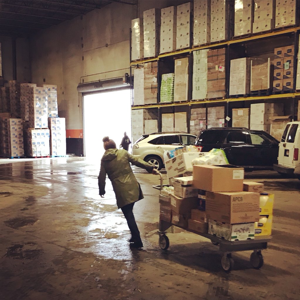 NoheaCafe's tweet photo. Early @restaurant_depot run this rainy morning... #restaurantdepot #powershopping #restaurantbiz #workout #westloop #noheacafe https://t.co/Y1fKmLOyRj
