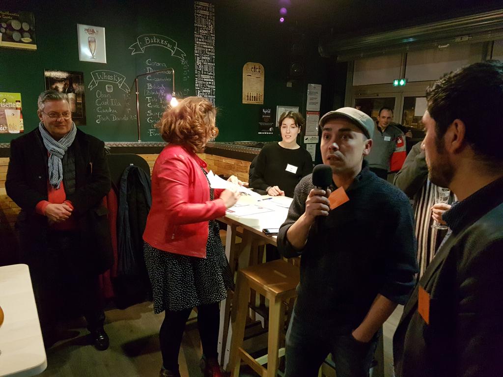 Vincent_Tubau's tweet photo. Apéro reso d'intégration des nouveaux adhérents de la @cpme49  ! Plus de cinquante personne présente ! Bienvenue aux nouveaux. Merci à @irlgames49  pour l'accueil. #reseau #apero #escapegame #Angers https://t.co/9TQvCqvh9R