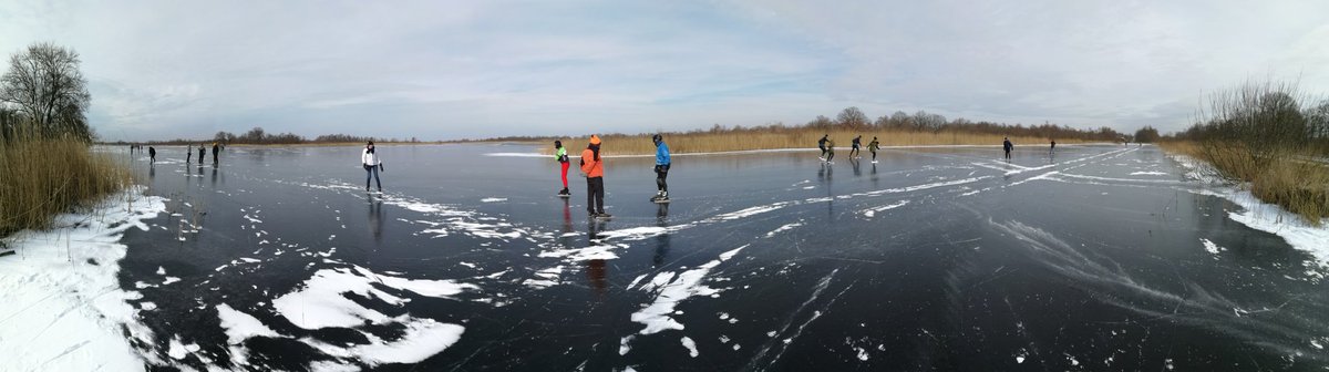 startinchina's tweet photo. #schaatsen natuurijs #ankeveen grote plassen liggen open , je kan klein stukje heen en weer https://t.co/v6Nf0CROky