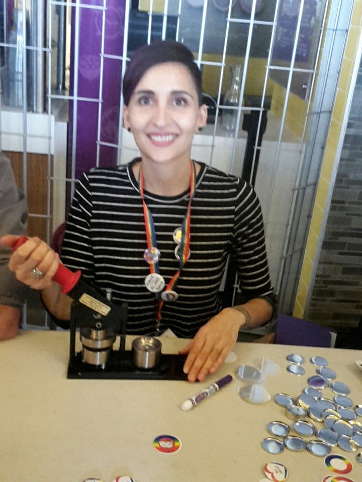 SJC_npss's tweet photo. @MsMirzaPDSB @PeelSchools @YANAMPP #buttonmaking #YANA2018 https://t.co/aYaKsyNAeB