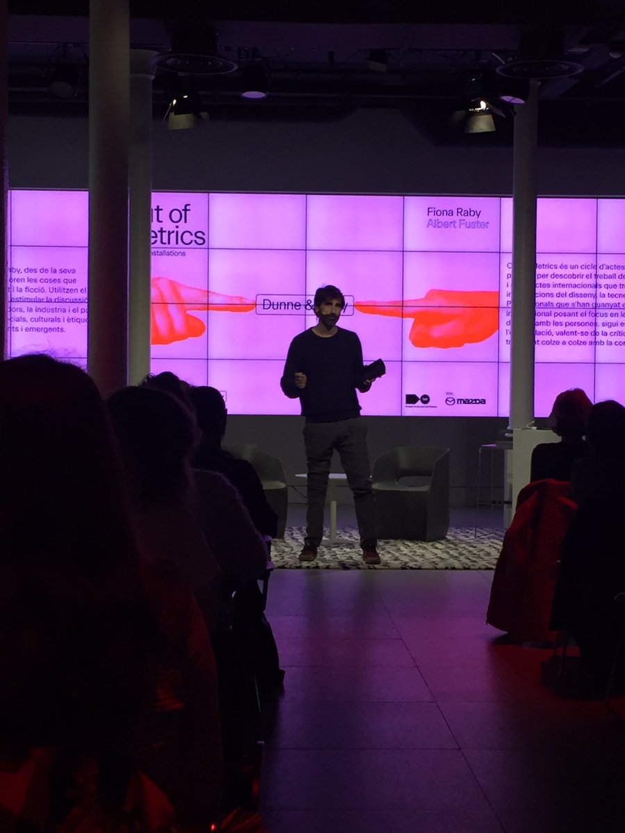 tendenciastv's tweet photo. El diseño especulativo de Dunne & Raby cierra la segunda edición del ciclo #OutofMetrics de @fad_barcelona @mazdaespana Presenta y entrevista #AlbertFuster director de @ElisavaBCN instalación @collec_ https://t.co/ShZGDRJ3wS