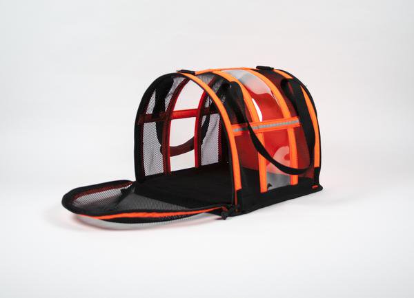 pushpushi's tweet image. Check out our fashionable and durable kitty and puppy carrier! Comfortable for your #pet and easy to carry!  And 20 % off!  bit.ly/2EmQakG😇