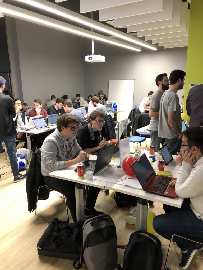 herreridas's tweet image. Tela las neuronas que se están quemando!!
#hashcode #ready4hashcode @everis @Google