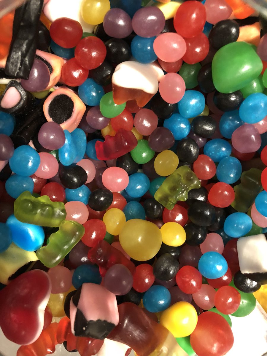 A5sys's tweet photo. Ouvrir sa boite ! Soirée jeux chez #a5sys avec les familles et surtout les enfants 😀 https://t.co/PA4OhkHpSu
