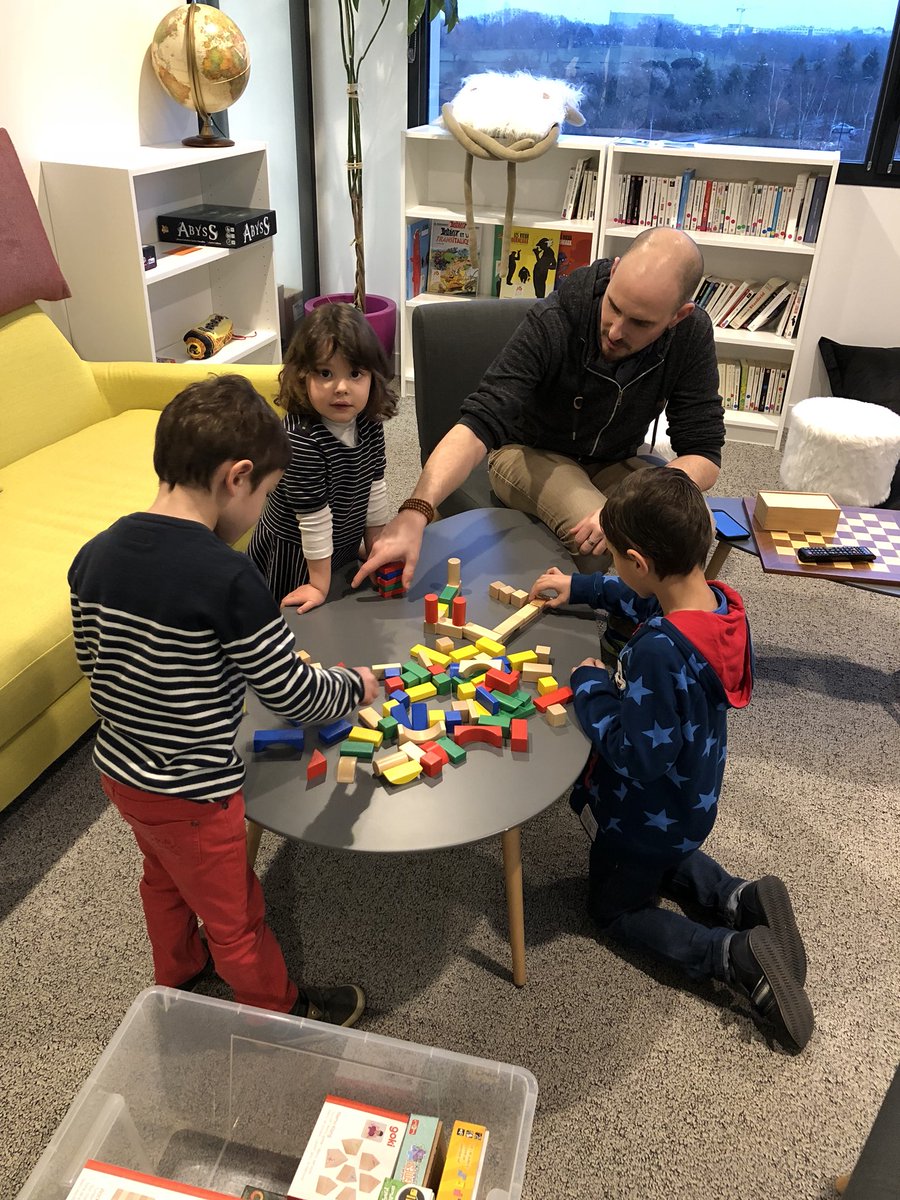 A5sys's tweet photo. Ouvrir sa boite ! Soirée jeux chez #a5sys avec les familles et surtout les enfants 😀 https://t.co/PA4OhkHpSu