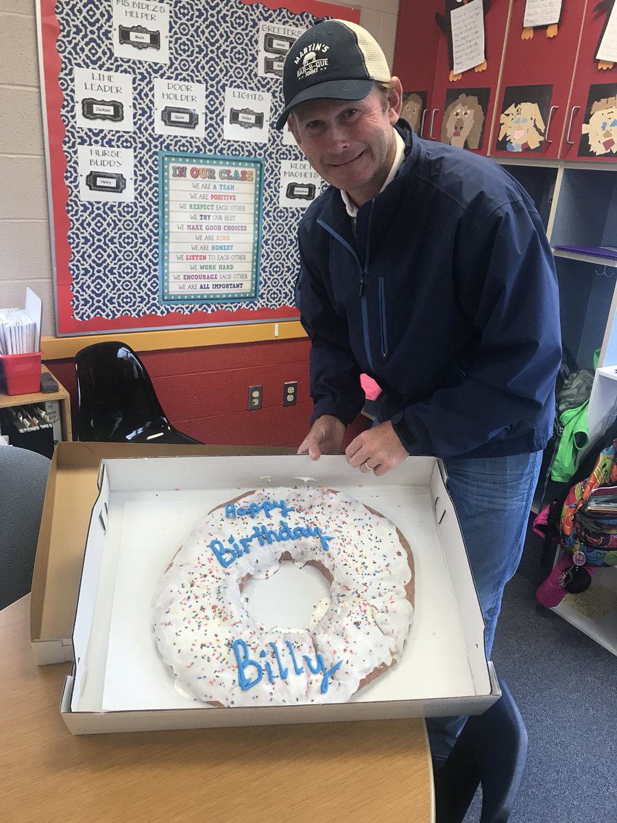 BrandtSnedeker's tweet image. Celebrated my little girls birthday at school today with a donut cake.. Should have checked the cake before I got to school.. #lilynotbilly #dadfail