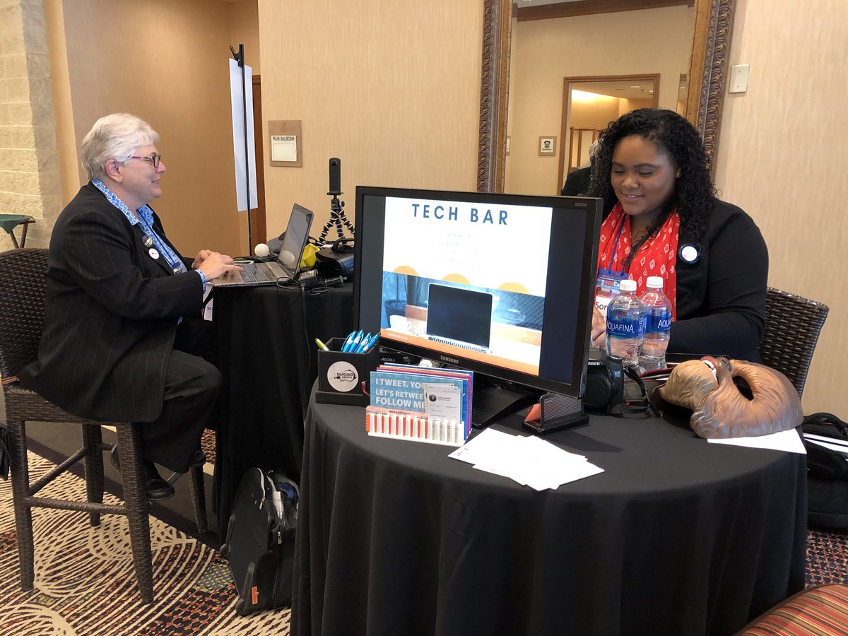 ASAupdate's tweet photo. .@sorayajanae of Dahlia + Agency @DahliaElGazzar is staffing our #TechBar at #SUBExcel2018 in Tempe. https://t.co/G18mcOphBT