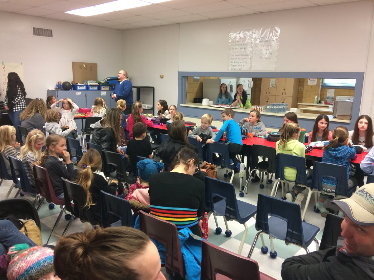 DresdenAreaCS's tweet photo. Congratulations to our all “E’s” Learning Skill S’s. Parents invited to join too, enjoying the treats from @byron_hodgson https://t.co/uarQ5AZ9w6