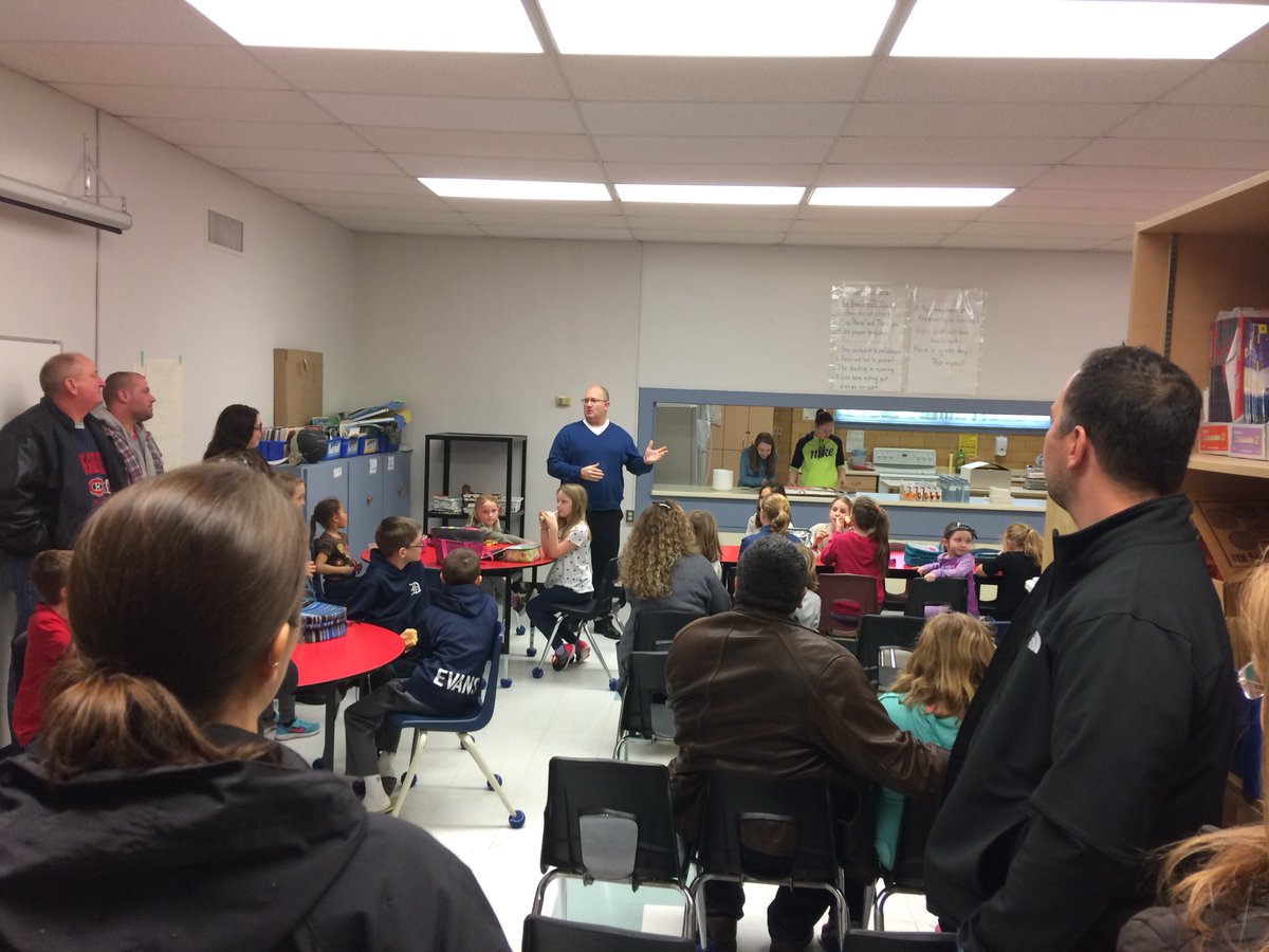 Congratulations to our all “E’s” Learning Skill S’s. Parents invited to join too, enjoying the treats from <a href="/byron_hodgson/">byron hodgson</a>