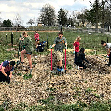 Garden Days are Back! In the @MHCfoodpantry gardens at Butler Park #btownserviceselfie