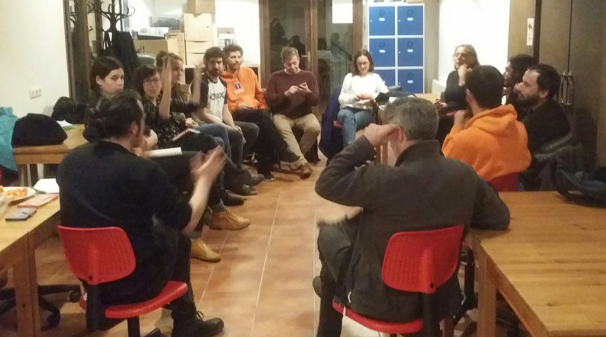 CalTemerari's tweet photo. Diversos col•lectius i professionals culturals de la ciutat són a Cal Temerari intercanviant idees en la trobada 'Límits i formes de l'autogestió en cultura' https://t.co/PVN6SIPxqt