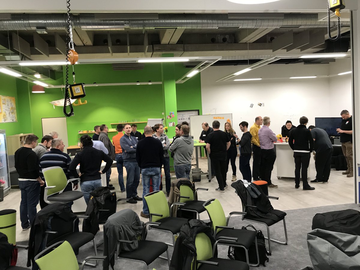 conplementAG's tweet photo. Alex (@chronos1981) trifft Alexa und die @Dodnedder.
Volles Haus bei der Session zum Anprogrammieren von #Alexa mit C# im neuen #InnovationHub der @conplementAG.
#dodnedder #echo https://t.co/wKCiDvHt6E