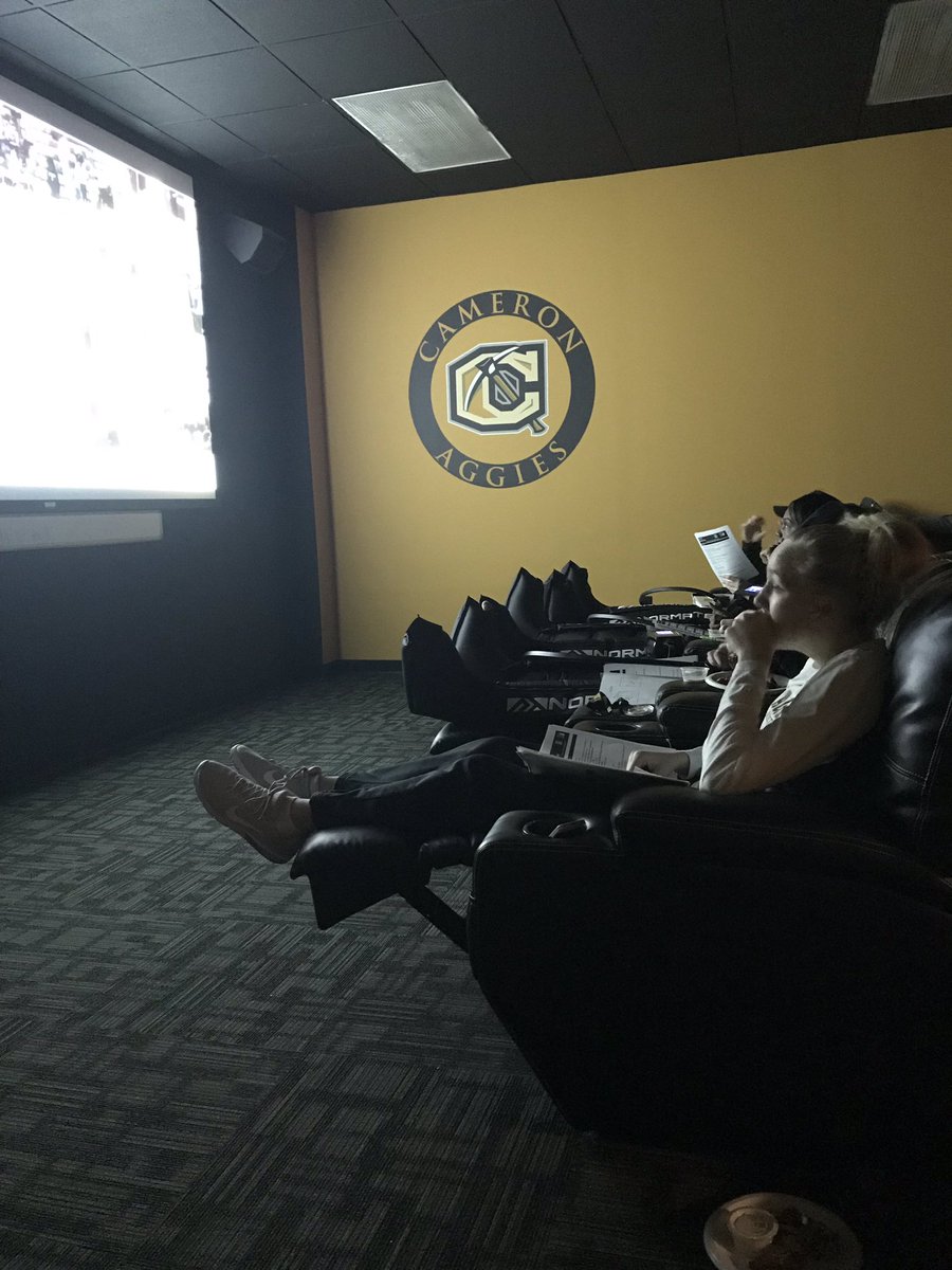LCryotherapy's tweet photo. Come see us for some relaxing compression!!💆🏼 https://t.co/M7JHRjkv16